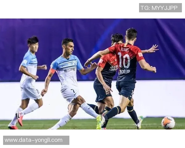 天津泰达迎战深圳佳兆全力争胜展现球队实力与斗志